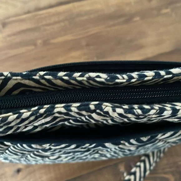 Vera Bradley Crossbody Bag - Picture 5 of 5